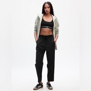 New without tags Gap black runaround pants